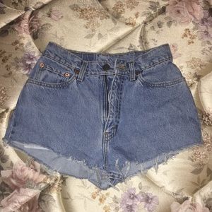 Vintage Levi’s Cutoff Jean Shorts